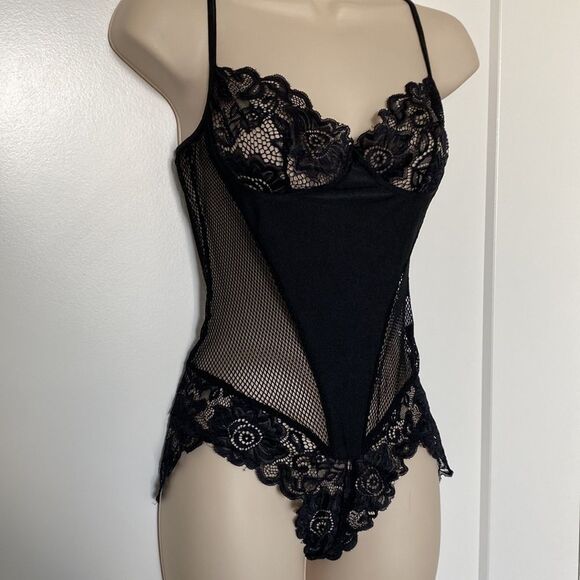 Teddy Black with floral Lace and Mesh. Hosiery Straps for a Sexy Fun Look - Picture 2 of 11